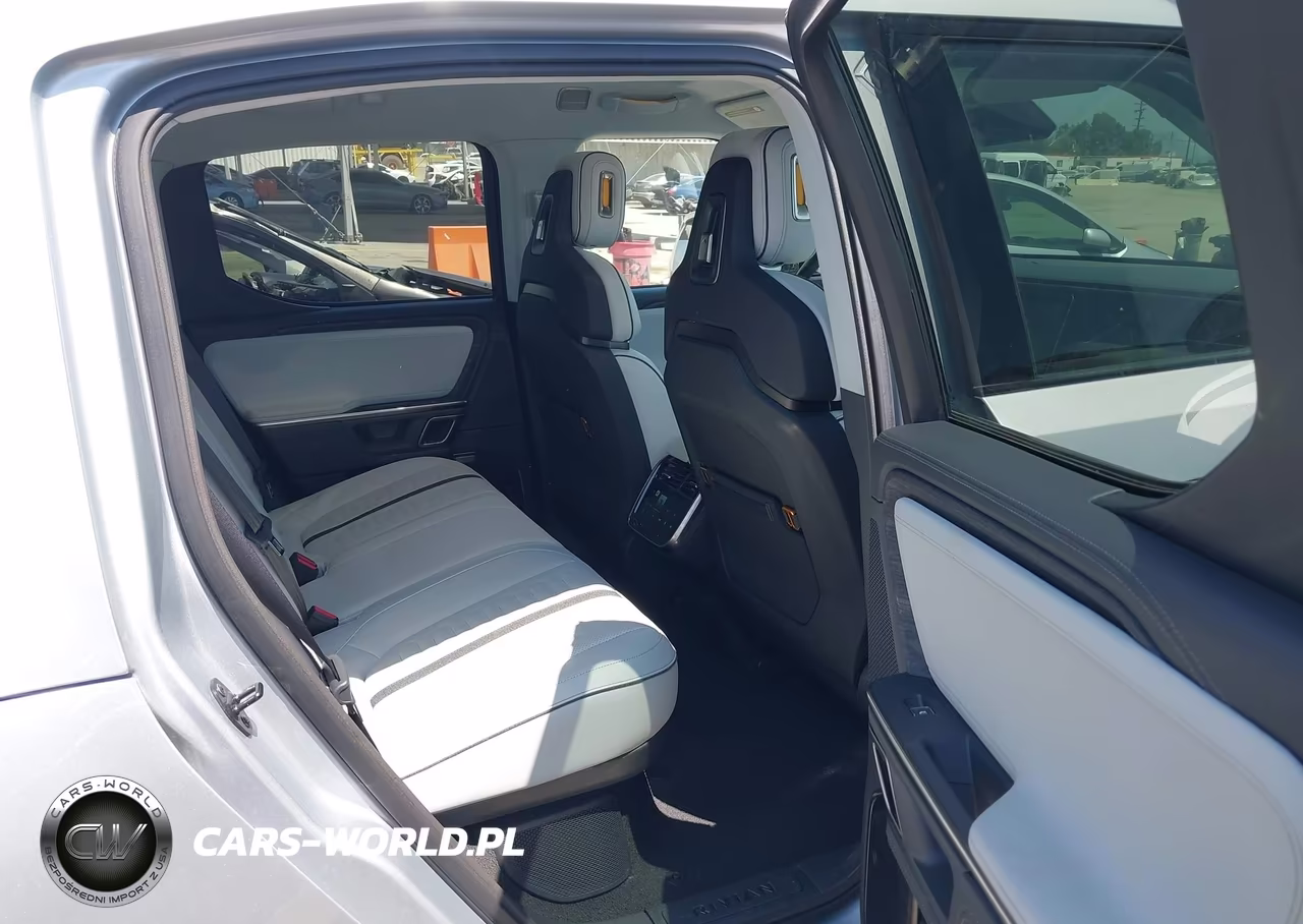 2024 Rivian R1T Adventure Dual Motor Large Pack-Adventure Dual Motor Perf Large Pack VIN:7FCTGBAA7RN030439 - 8