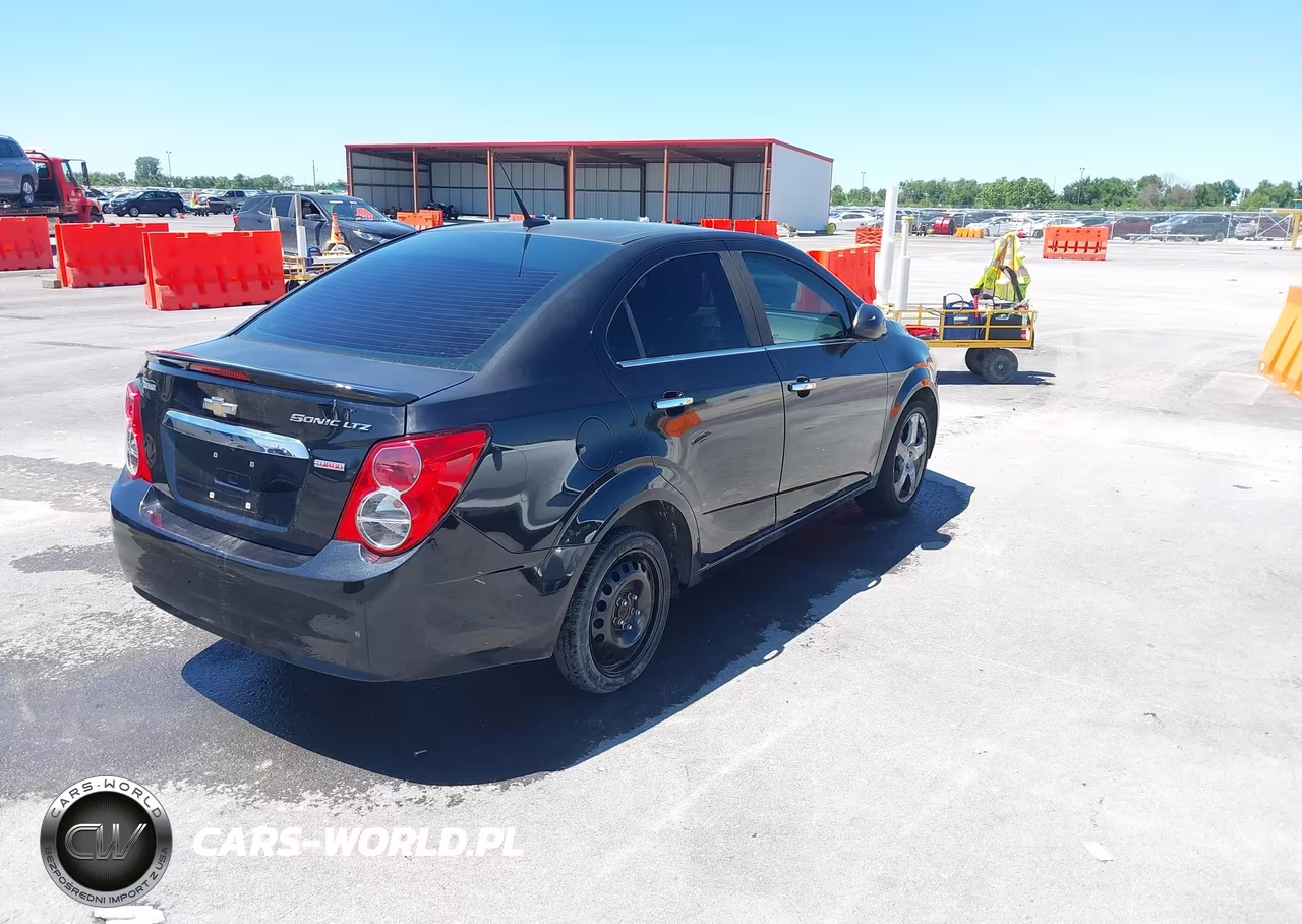 2014 Chevrolet Sonic Ltz Auto VIN:1G1JE5SB6E4180207 - 4