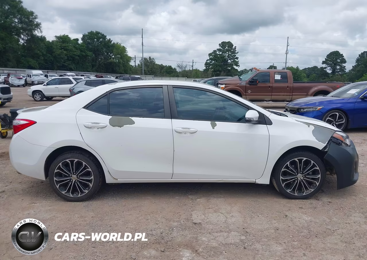 2015 Toyota Corolla S Plus VIN:5YFBURHE4FP318347 - 13