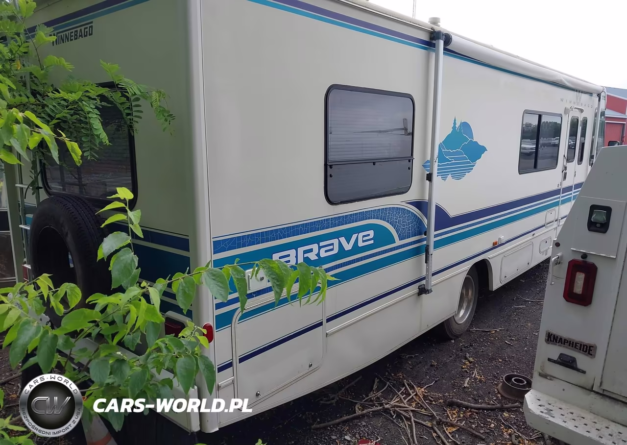 1993 Chevrolet P30 VIN:1GBKP37N3P3323978 - 4