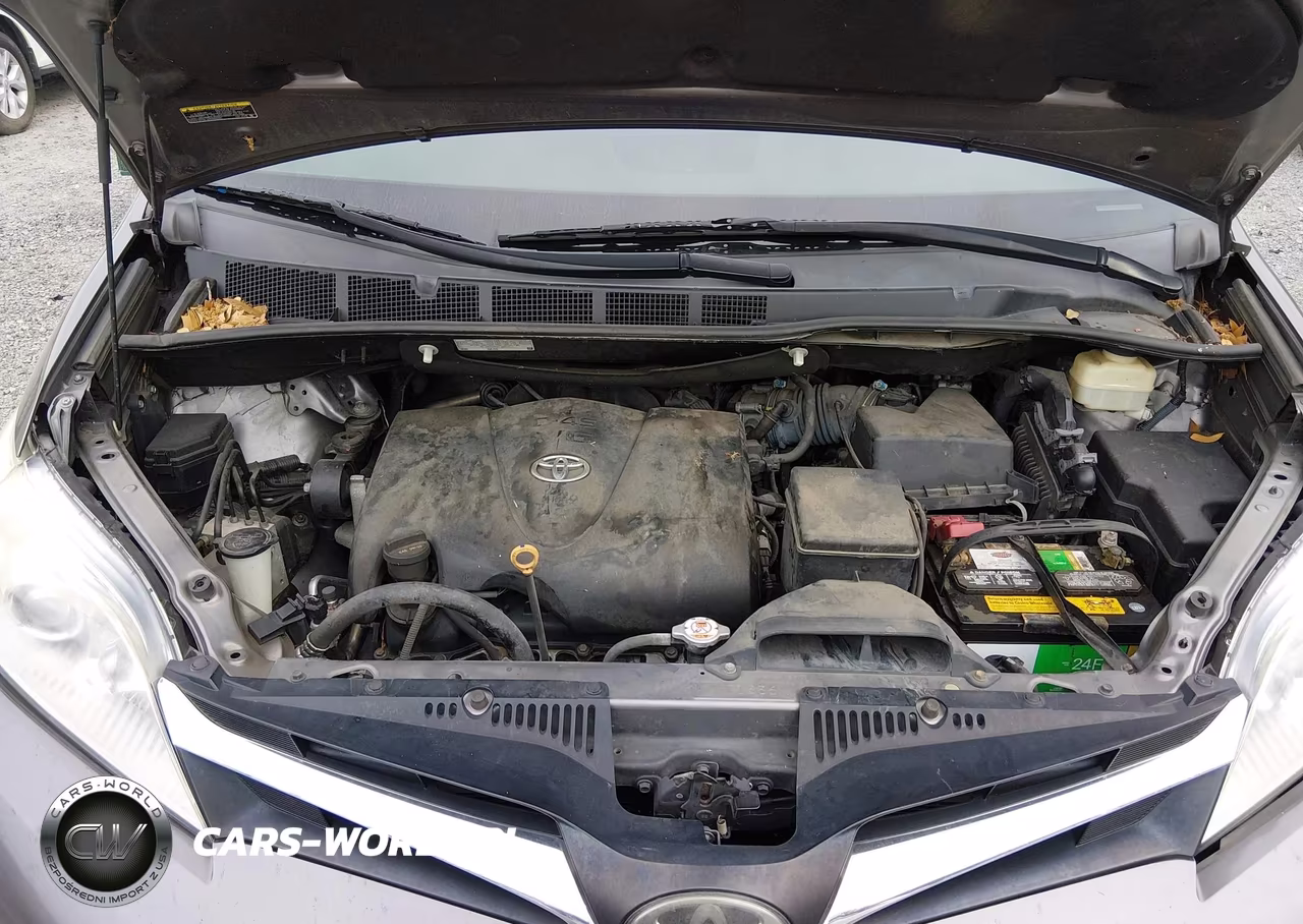 2018 Toyota Sienna Le 8 Passenger VIN:5TDKZ3DC0JS941855 - 10