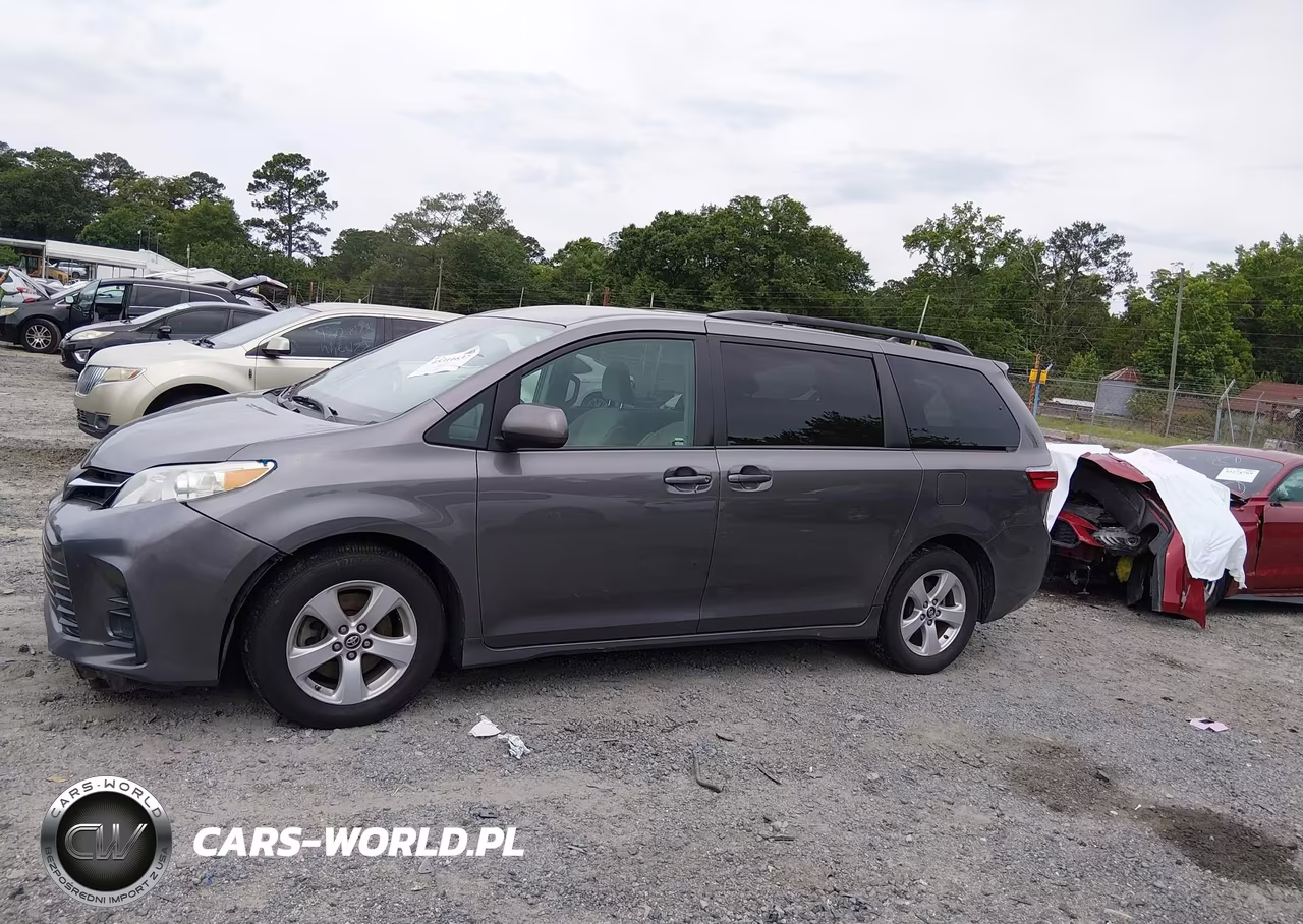 2018 Toyota Sienna Le 8 Passenger VIN:5TDKZ3DC0JS941855 - 14
