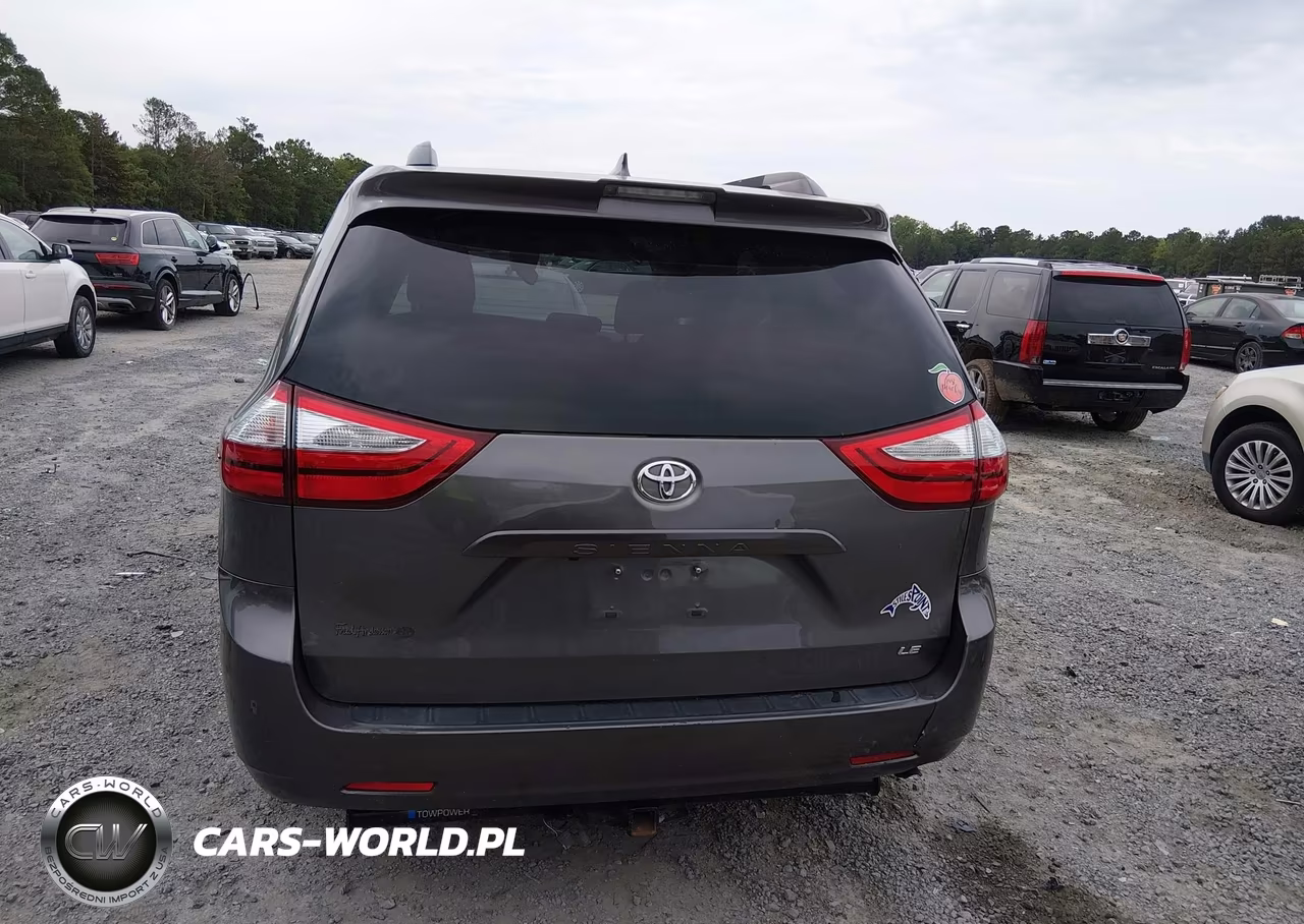 2018 Toyota Sienna Le 8 Passenger VIN:5TDKZ3DC0JS941855 - 16