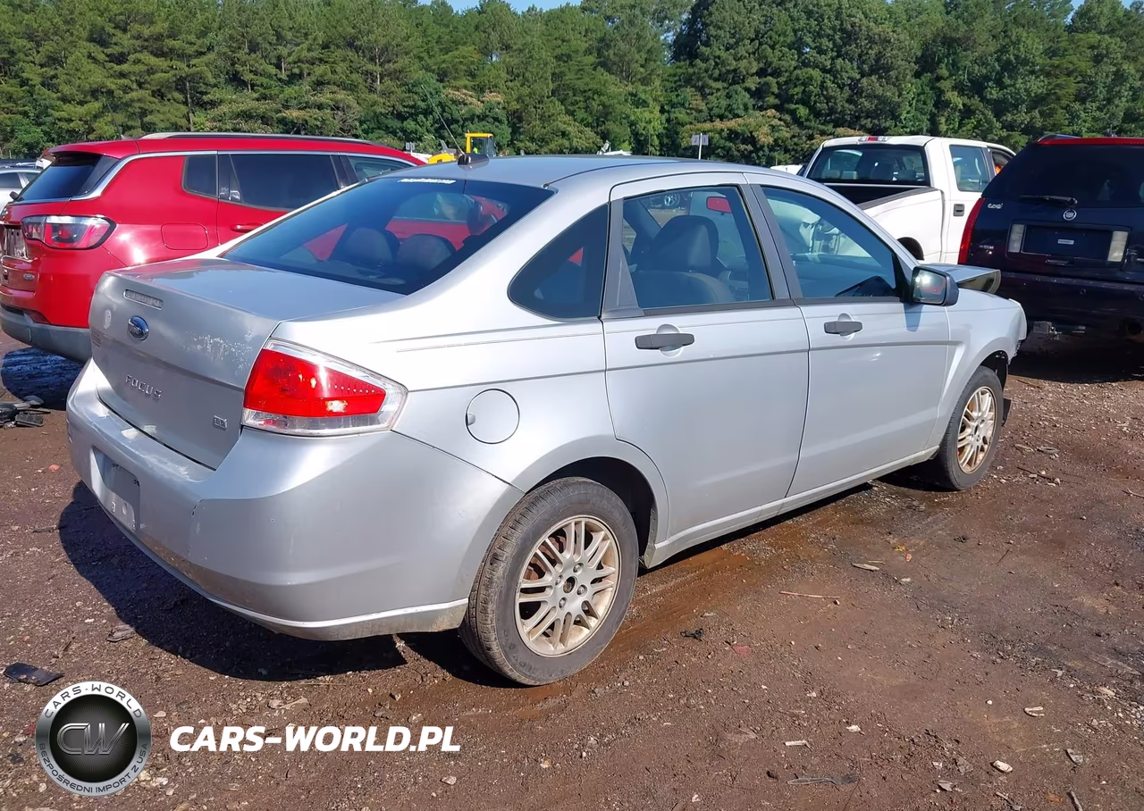 2010 Ford Focus Se VIN:1FAHP3FN8AW209297 - 4