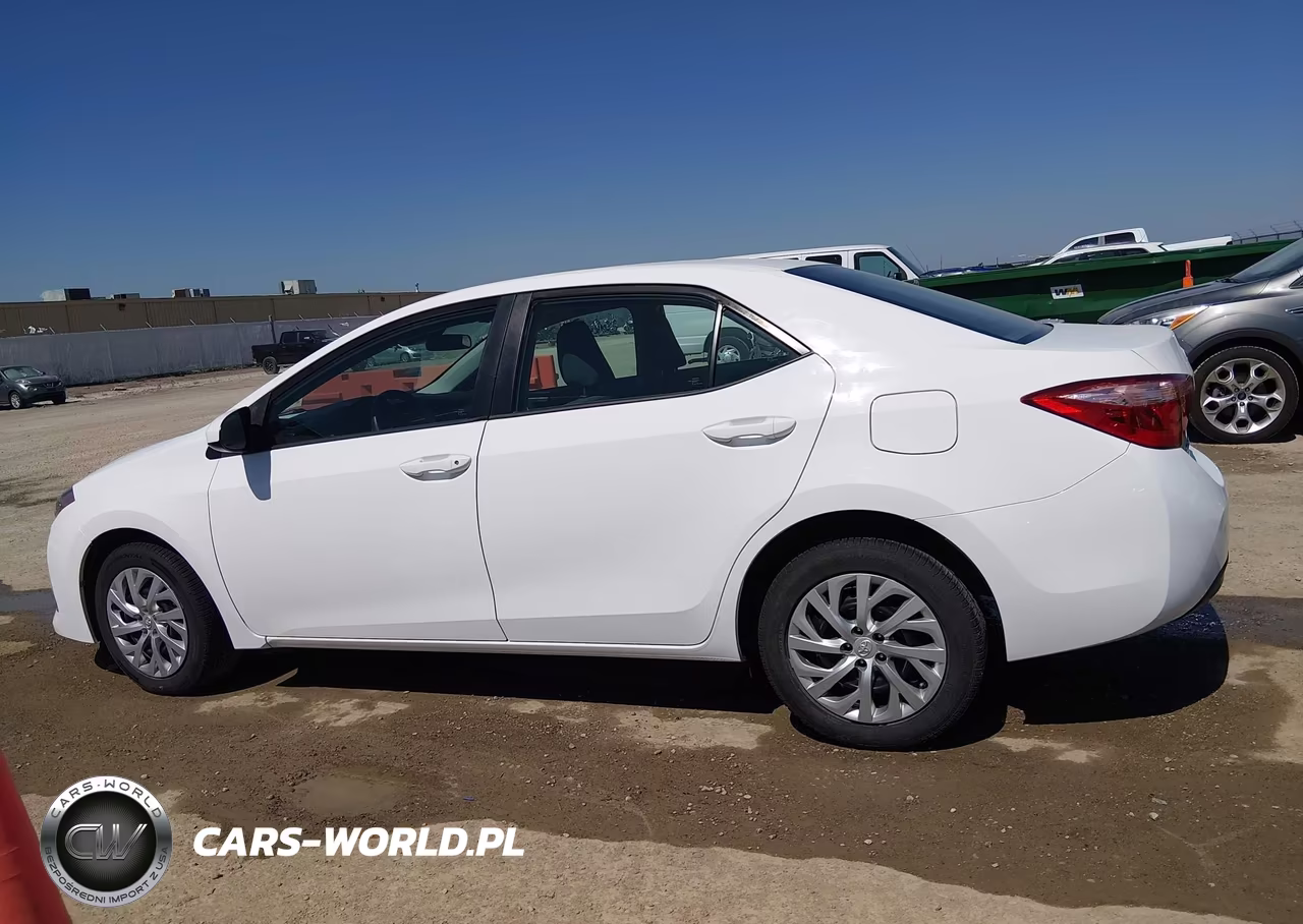 2019 Toyota Corolla Le VIN:2T1BURHE1KC241883 - 14
