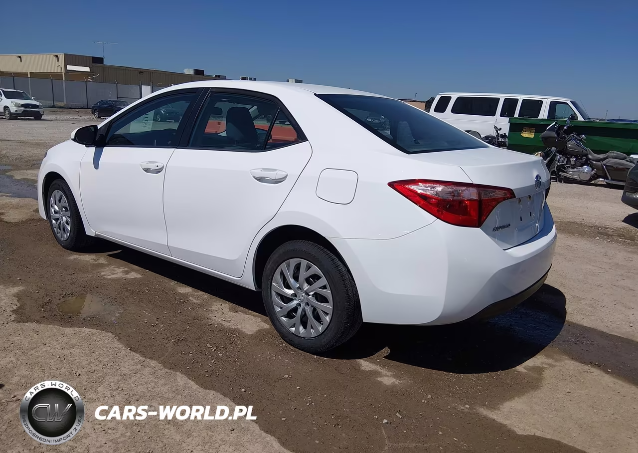 2019 Toyota Corolla Le VIN:2T1BURHE1KC241883 - 3