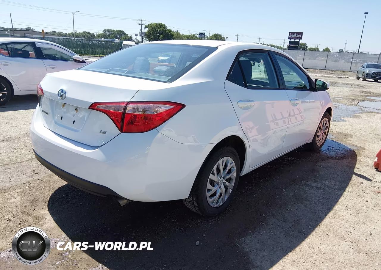 2019 Toyota Corolla Le VIN:2T1BURHE1KC241883 - 4