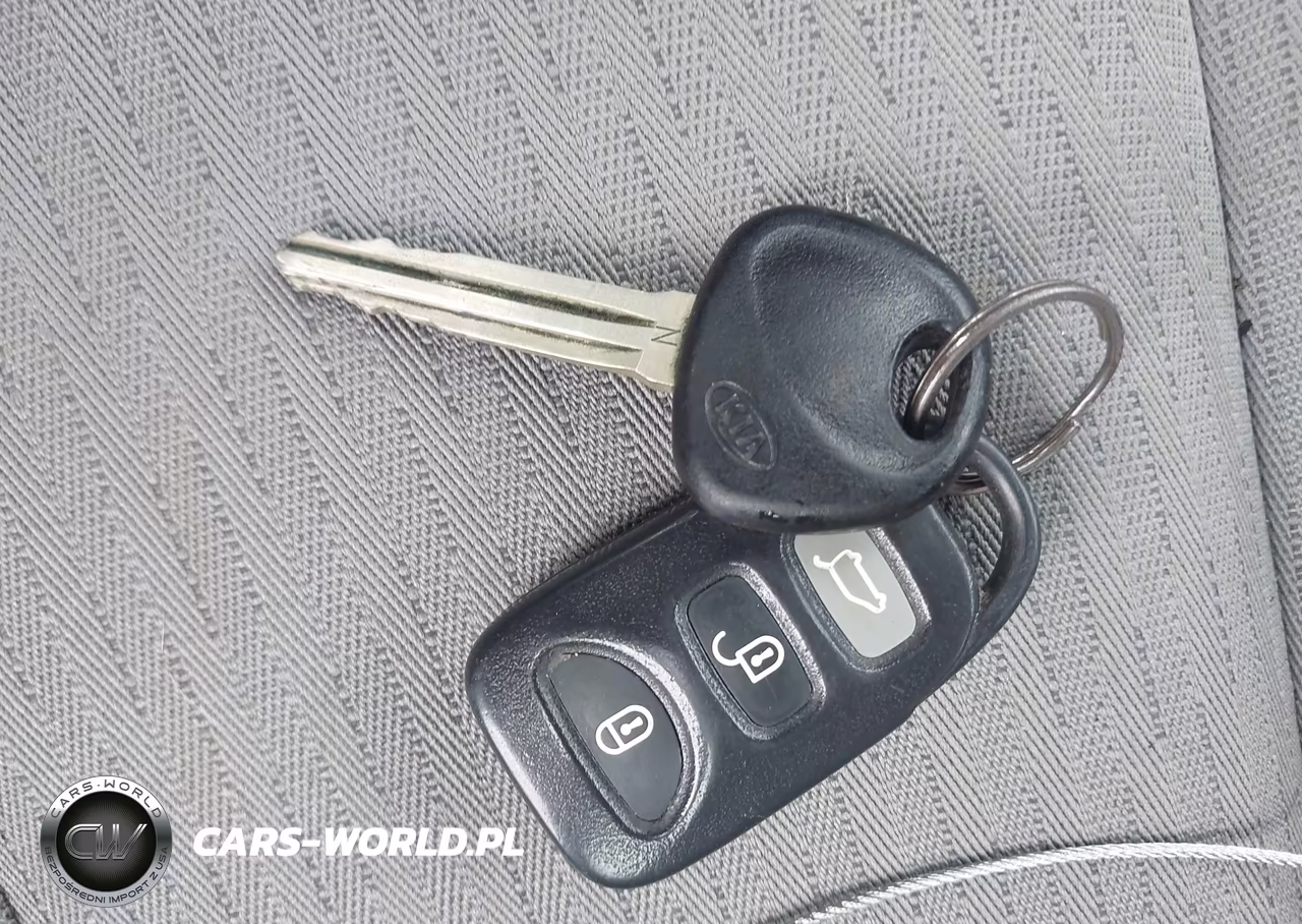 2010 Kia Rondo Lx VIN:KNAHG8C80A7303770 - 11