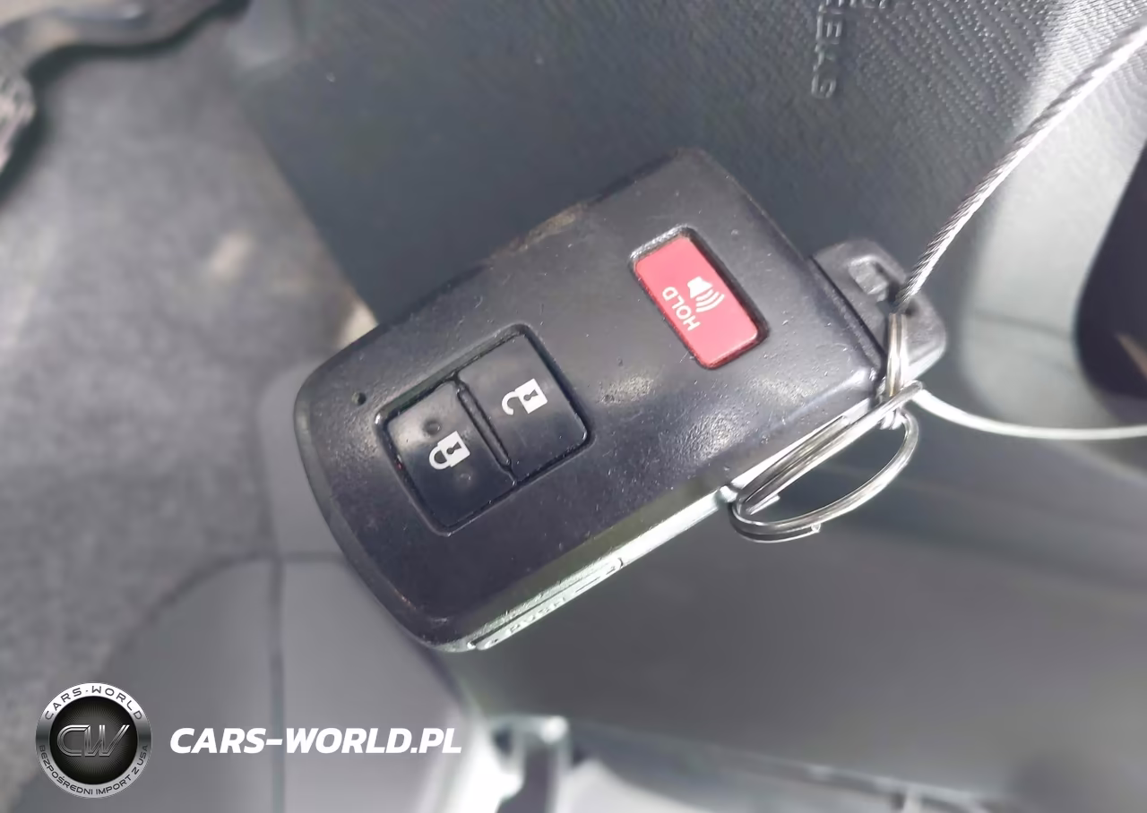 2013 Toyota Prius C Four VIN:JTDKDTB34D1049336 - 11