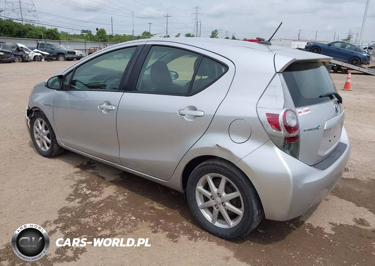 2013 Toyota Prius C Four VIN:JTDKDTB34D1049336 - 3