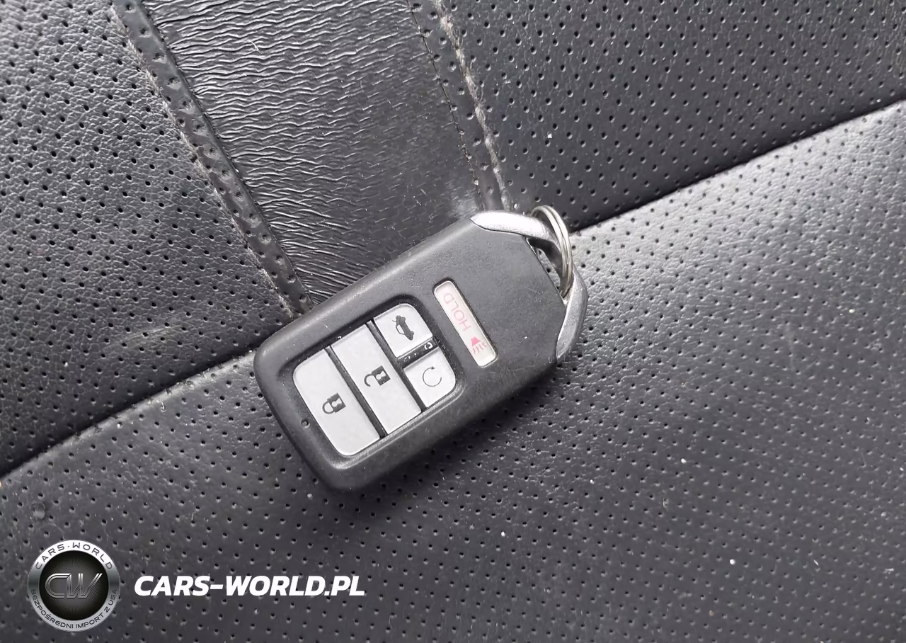 2018 Honda Civic Touring VIN:19XFC1F93JE000239 - 11