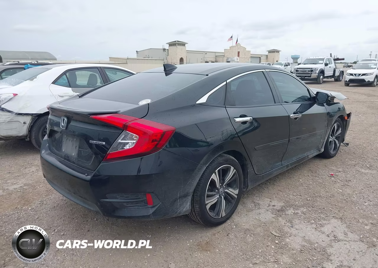 2018 Honda Civic Touring VIN:19XFC1F93JE000239 - 4