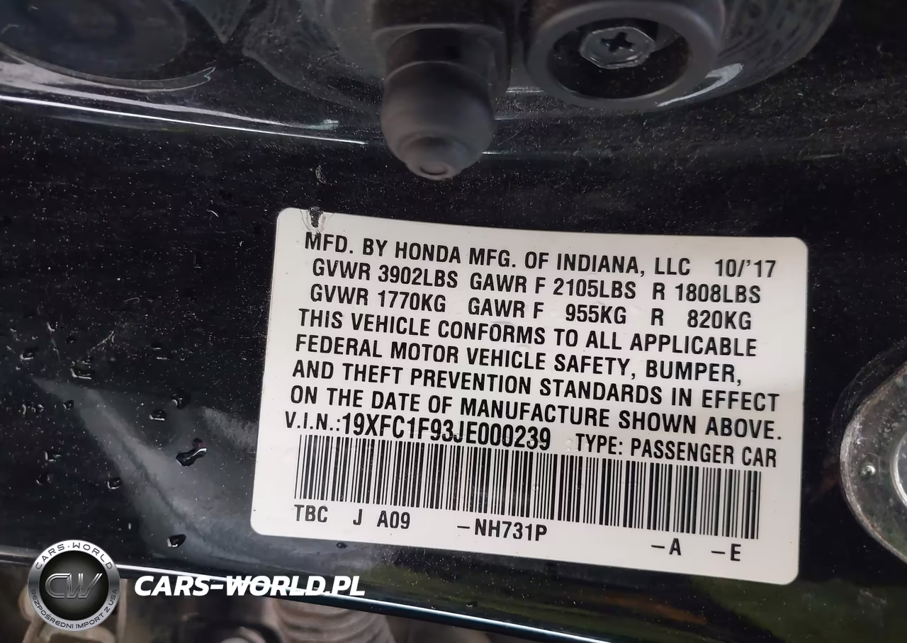 2018 Honda Civic Touring VIN:19XFC1F93JE000239 - 9