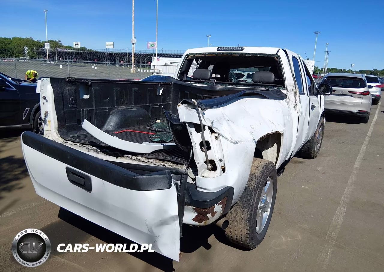 2011 Chevrolet Silverado 2500Hd Work Truck VIN:1GC2CVCG3BZ338318 - 4