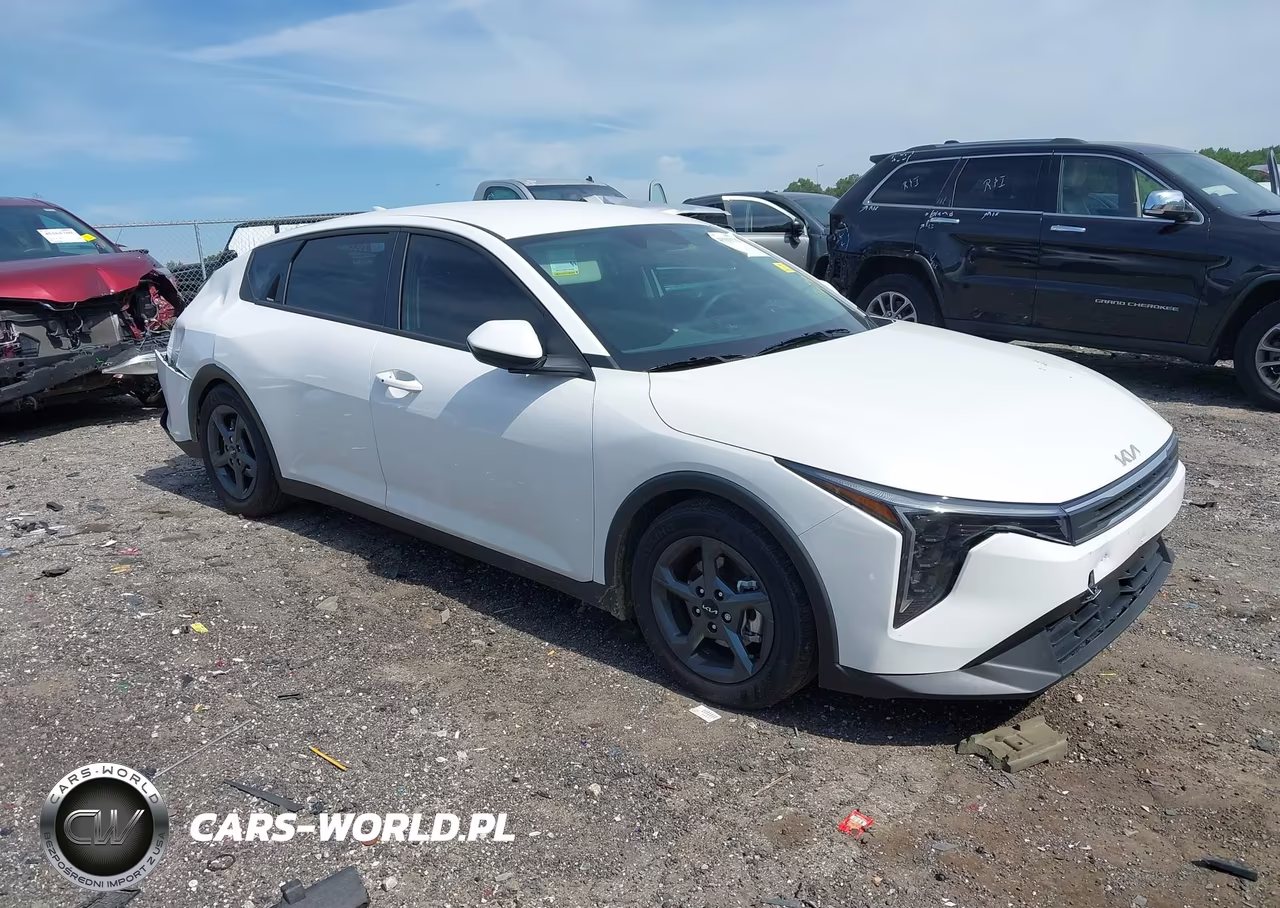 2026 Kia K4 Lxs – zdjęcie 1 z 16