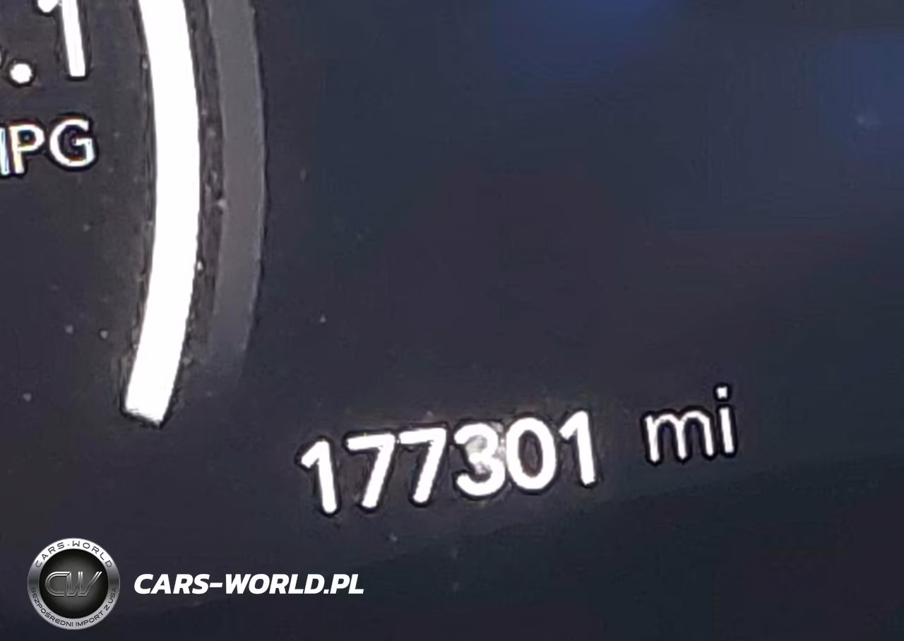 2018 Chrysler Pacifica Hybrid Limited VIN:2C4RC1N71JR113067 - 15