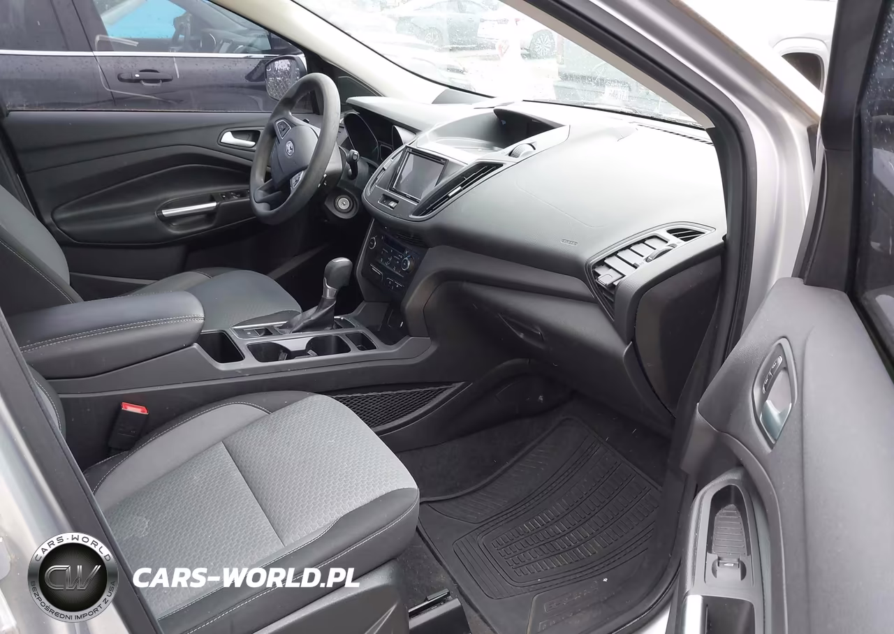 2017 Ford Escape Se VIN:1FMCU9GD6HUC67920 - 5