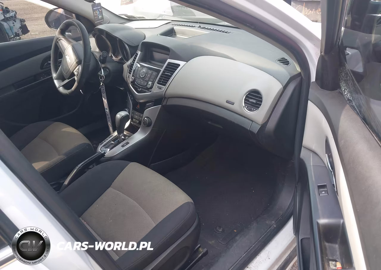 2012 Chevrolet Cruze Ls VIN:1G1PC5SH7C7268263 - 5