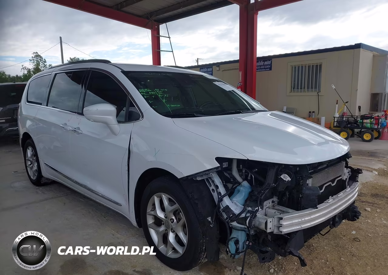 2020 Chrysler Pacifica Touring L Plus – zdjęcie 1 z 17