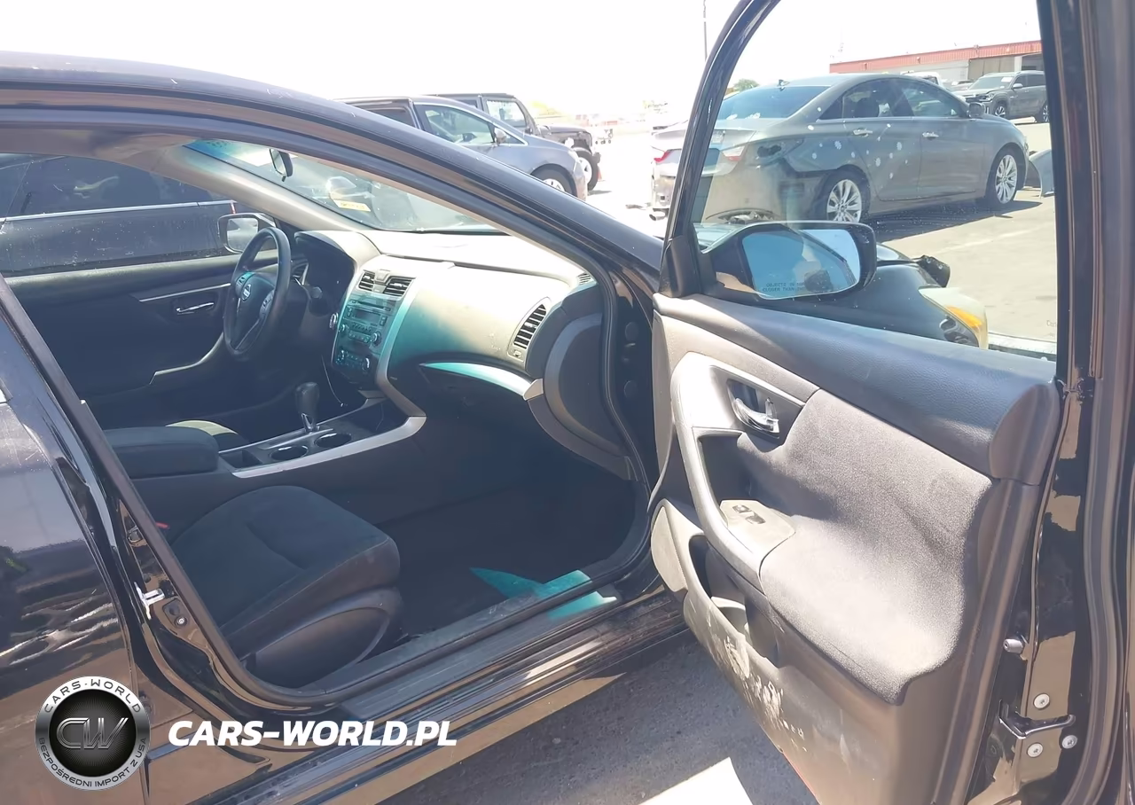 2015 Nissan Altima 2.5 S VIN:1N4AL3AP2FN330023 - 5