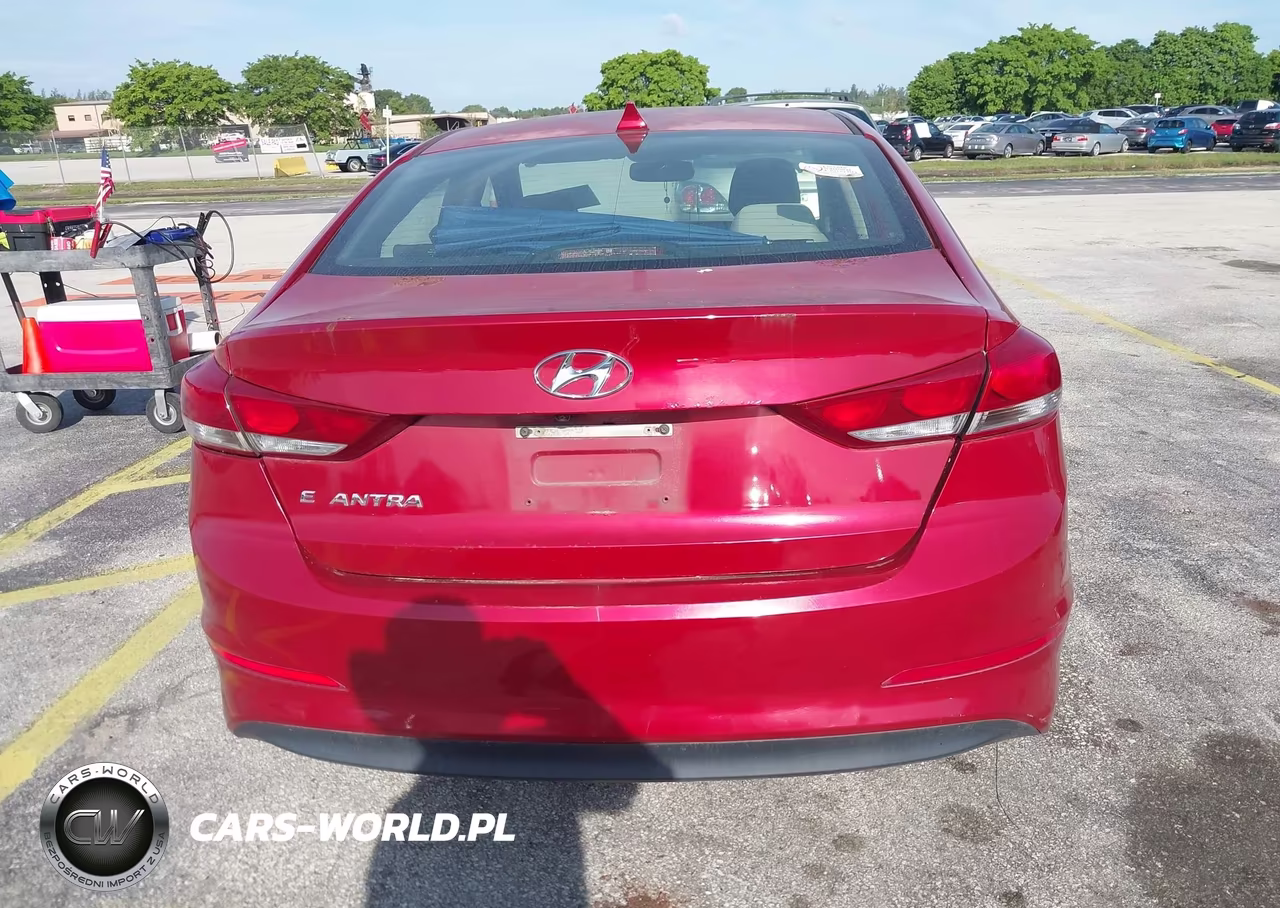 2018 Hyundai Elantra Value Edition VIN:5NPD84LF5JH381978 - 17
