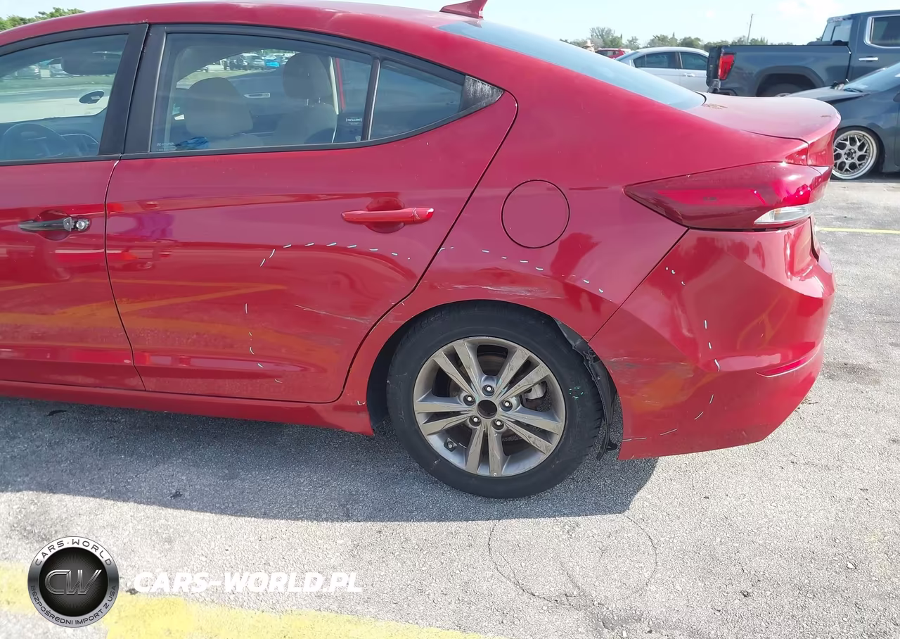 2018 Hyundai Elantra Value Edition VIN:5NPD84LF5JH381978 - 18