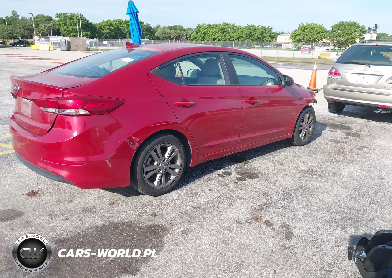 2018 Hyundai Elantra Value Edition VIN:5NPD84LF5JH381978 - 4