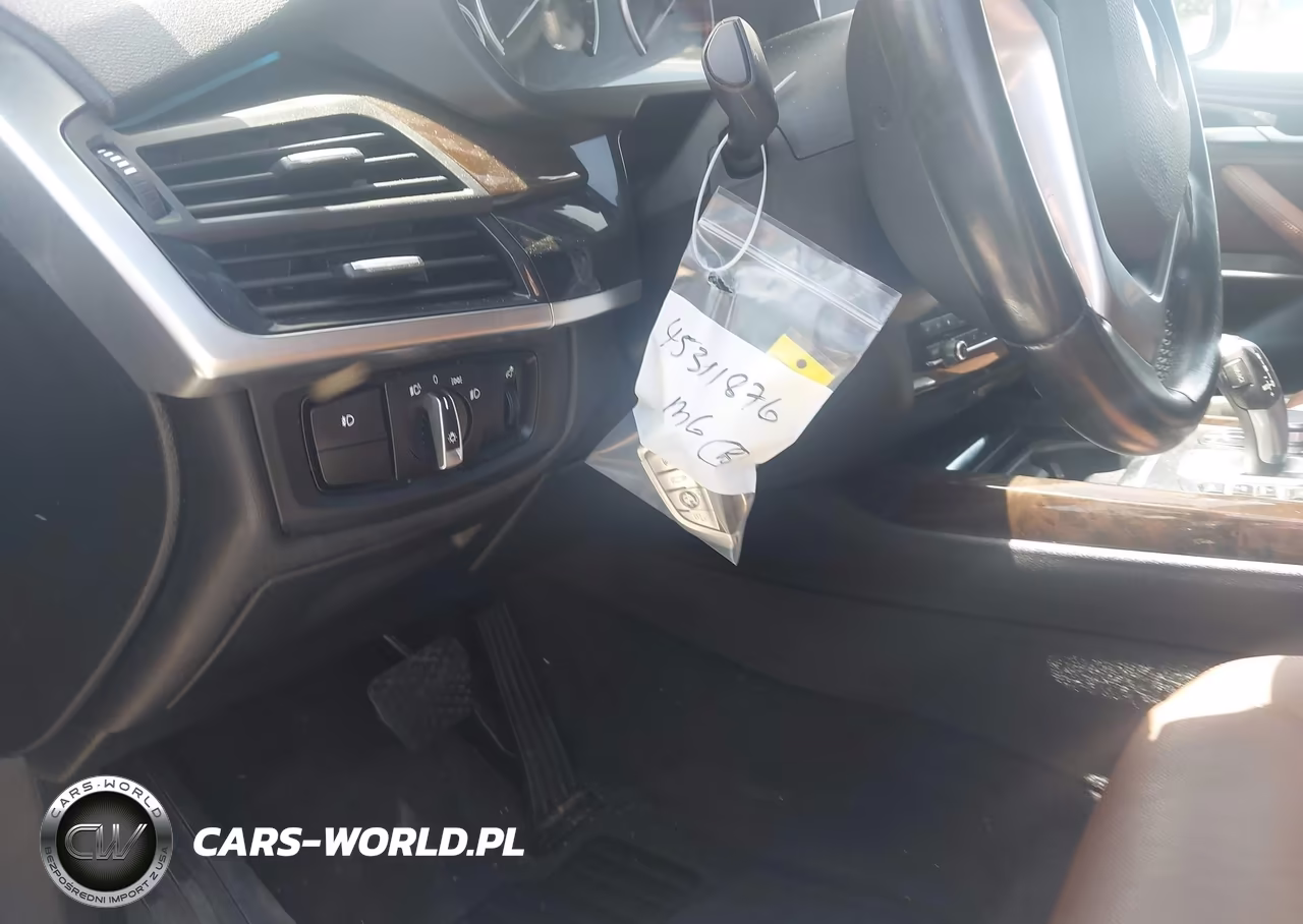 2017 BMW X5 xDrive35I VIN:5UXKR0C33H0V80987 - 17