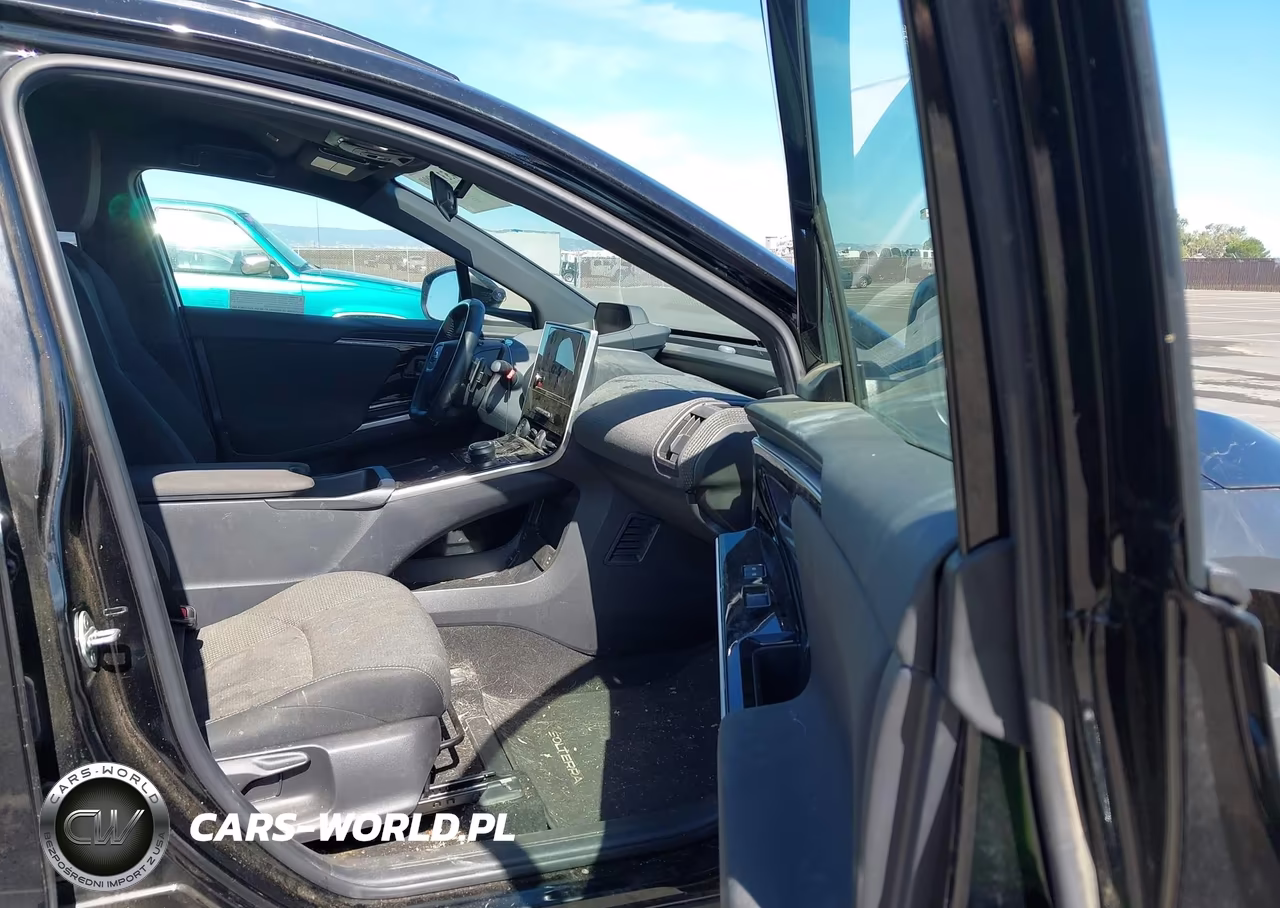 2024 Subaru Solterra Premium VIN:JTMABABA8RA070122 - 5
