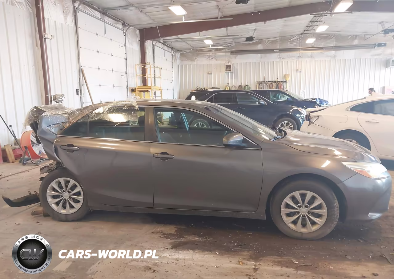 2016 Toyota Camry Le VIN:4T1BF1FK5GU517203 - 13