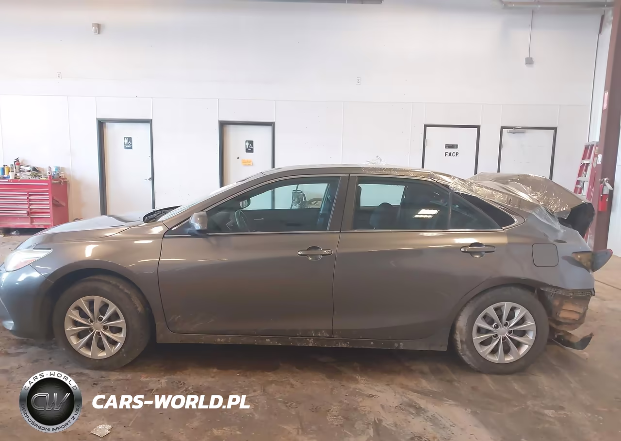 2016 Toyota Camry Le VIN:4T1BF1FK5GU517203 - 14