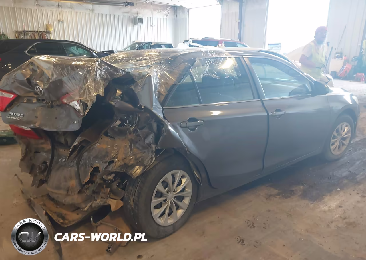 2016 Toyota Camry Le VIN:4T1BF1FK5GU517203 - 4
