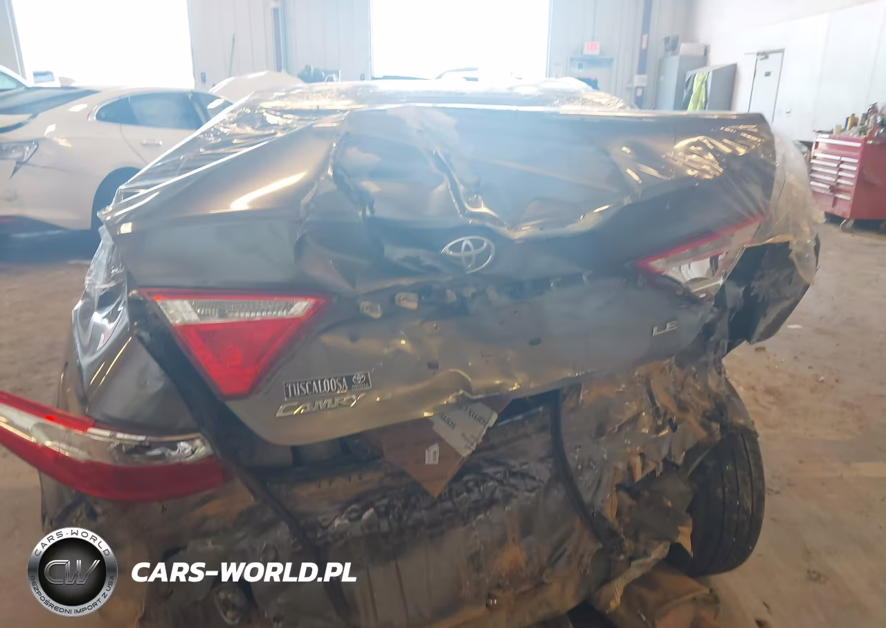 2016 Toyota Camry Le VIN:4T1BF1FK5GU517203 - 6