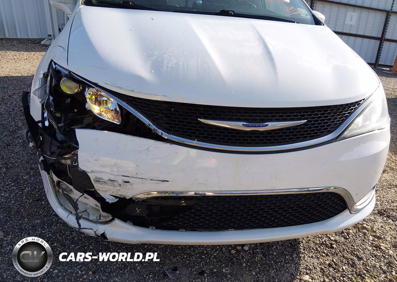2019 Chrysler Pacifica Touring L VIN:2C4RC1BG7KR582850 - 18