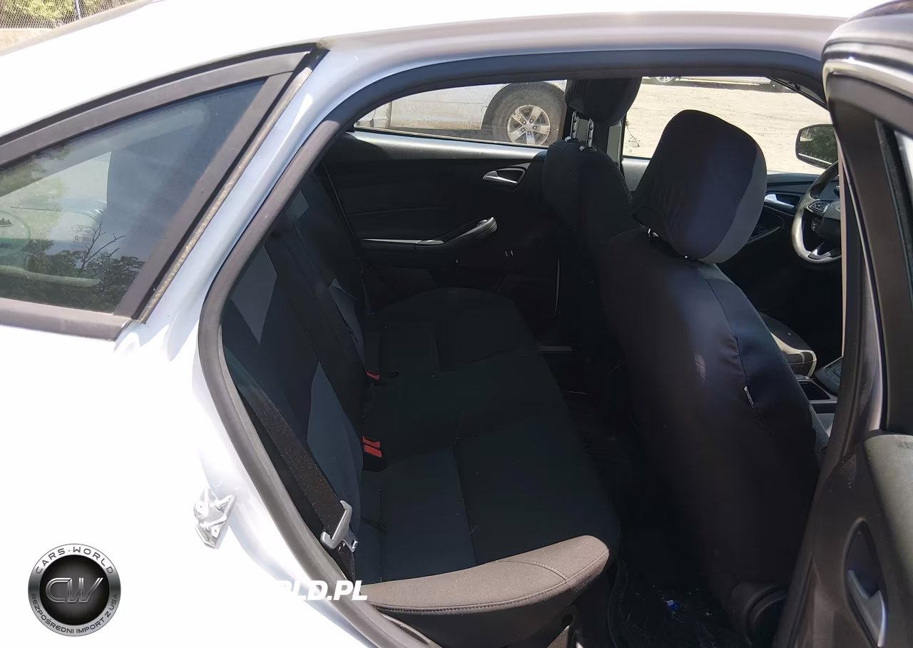 2017 Ford Focus Se VIN:1FADP3F25HL336153 - 8