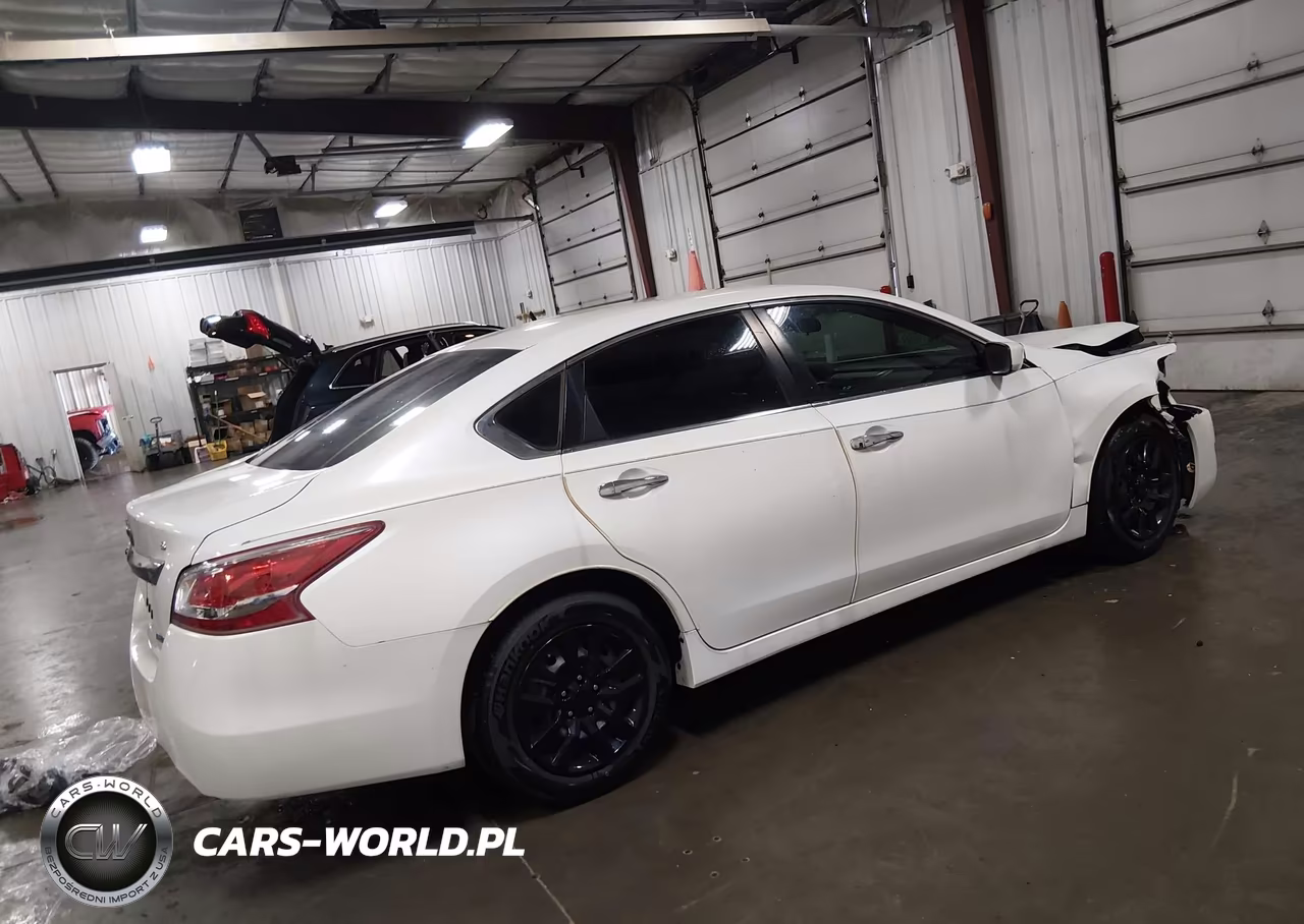 2013 Nissan Altima 2.5 S VIN:1N4AL3AP5DN580353 - 4