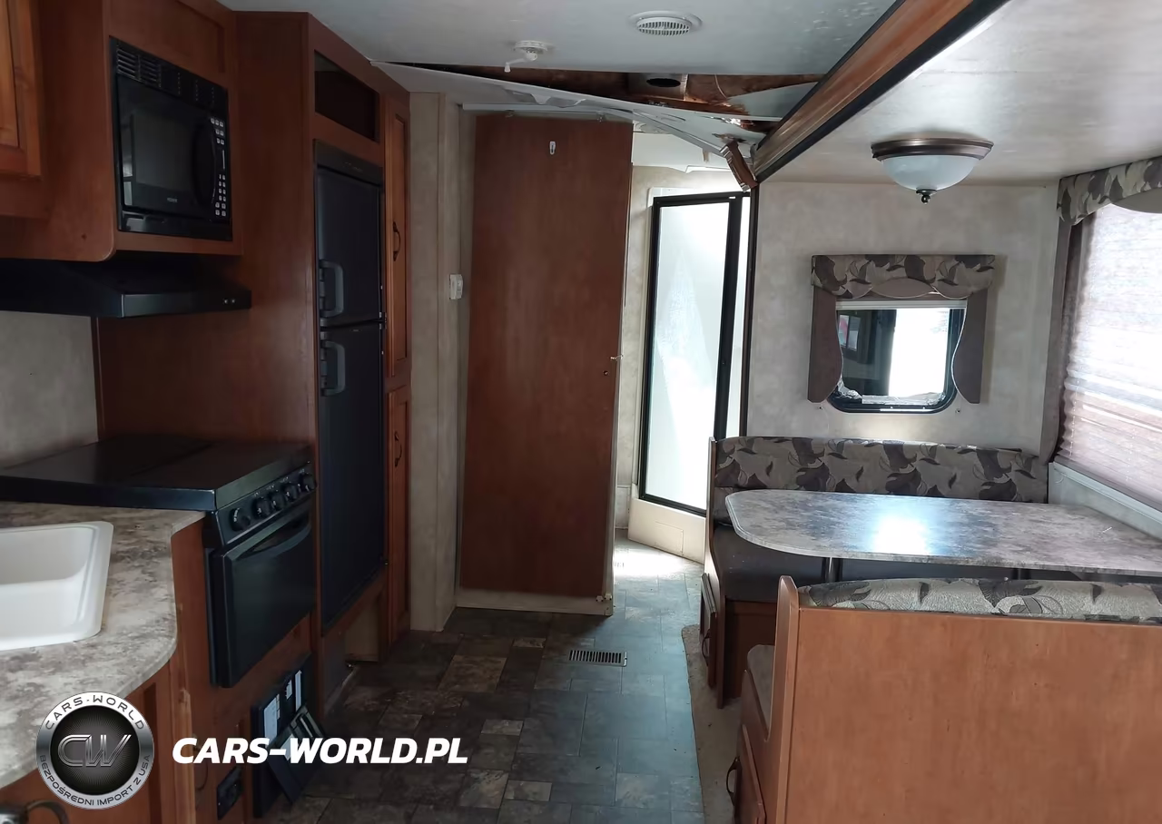 2014 Coachmen By Forest R Catalina Series M-27 VIN:5ZT2CASB6EA016465 - 5