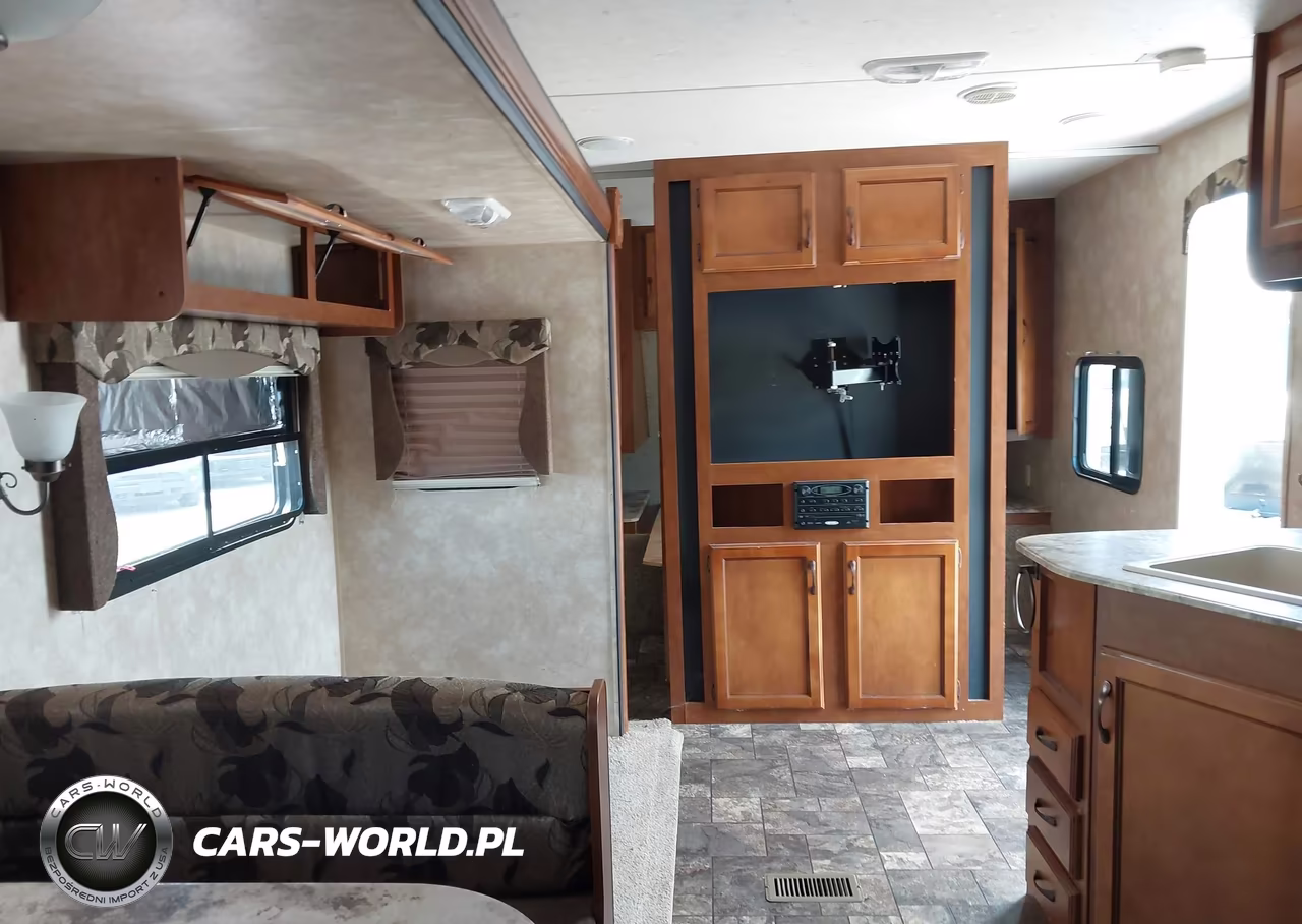 2014 Coachmen By Forest R Catalina Series M-27 VIN:5ZT2CASB6EA016465 - 8