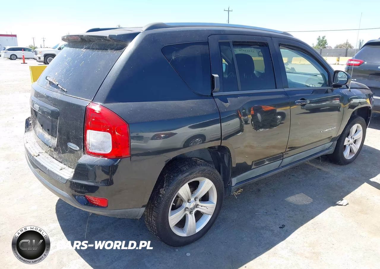2011 Jeep Compass VIN:1J4NT1FBXBD176815 - 4