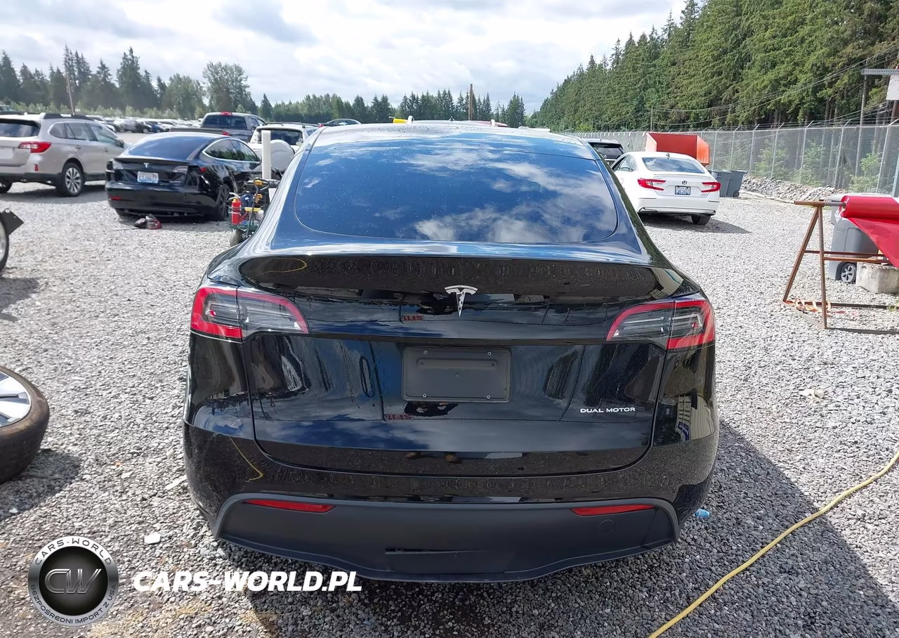 2021 Tesla Model Y Long Range Dual Motor All-Wheel Drive VIN:5YJYGDEE1MF105938 - 17