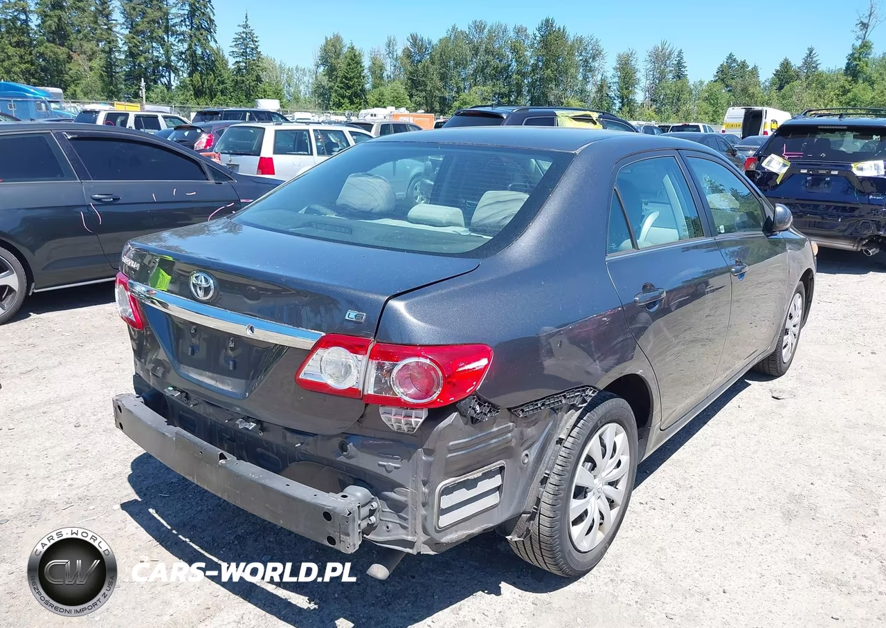 2013 Toyota Corolla Le VIN:2T1BU4EE2DC114103 - 4
