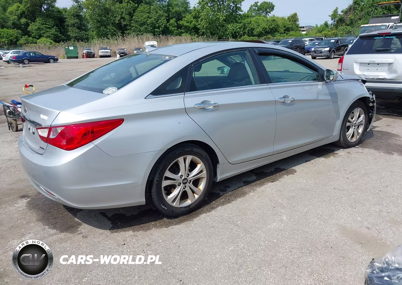 2011 Hyundai Sonata Limited VIN:5NPEC4AC8BH303109 - 4