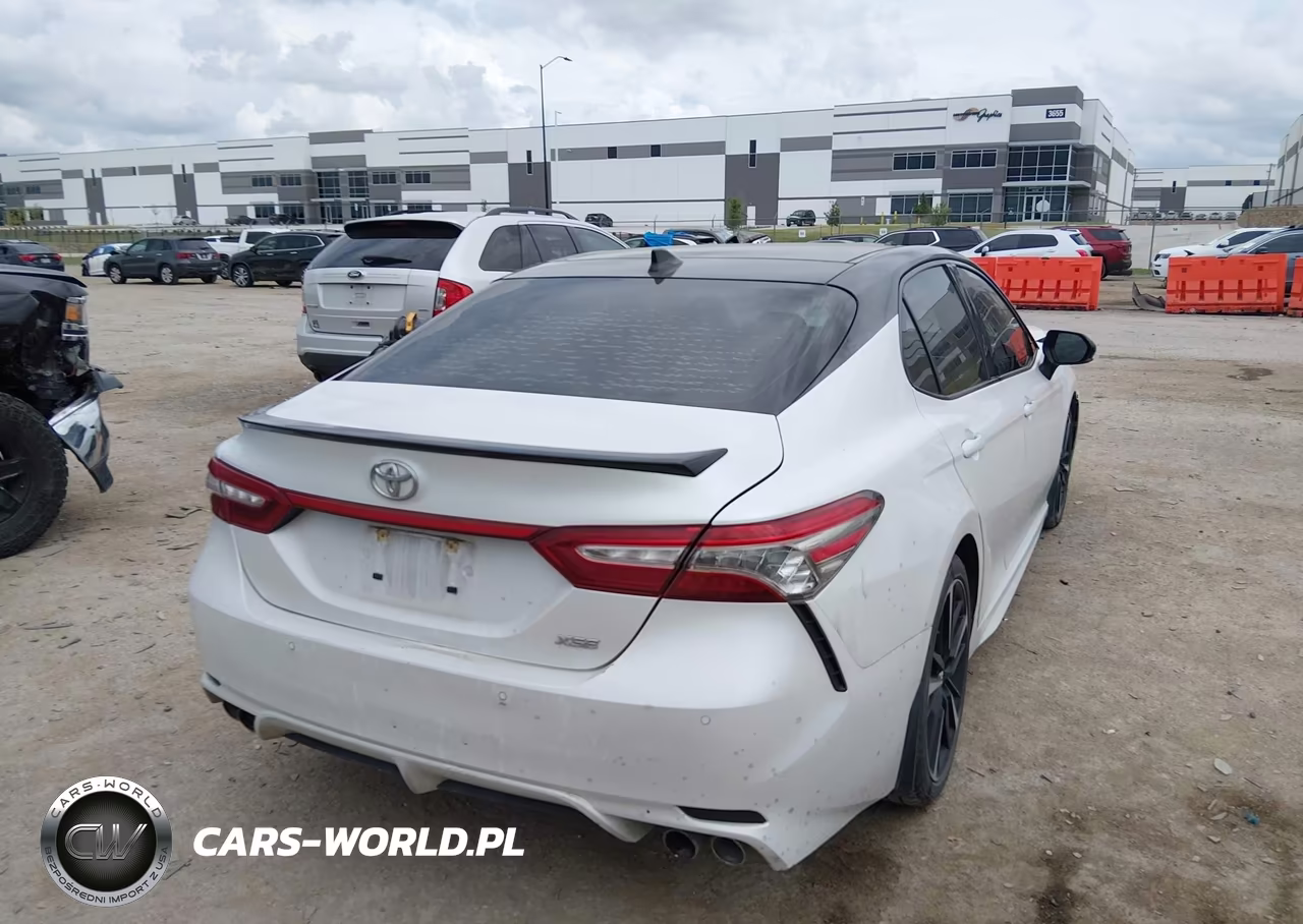2018 Toyota Camry Xse V6 VIN:4T1BZ1HK6JU020480 - 4