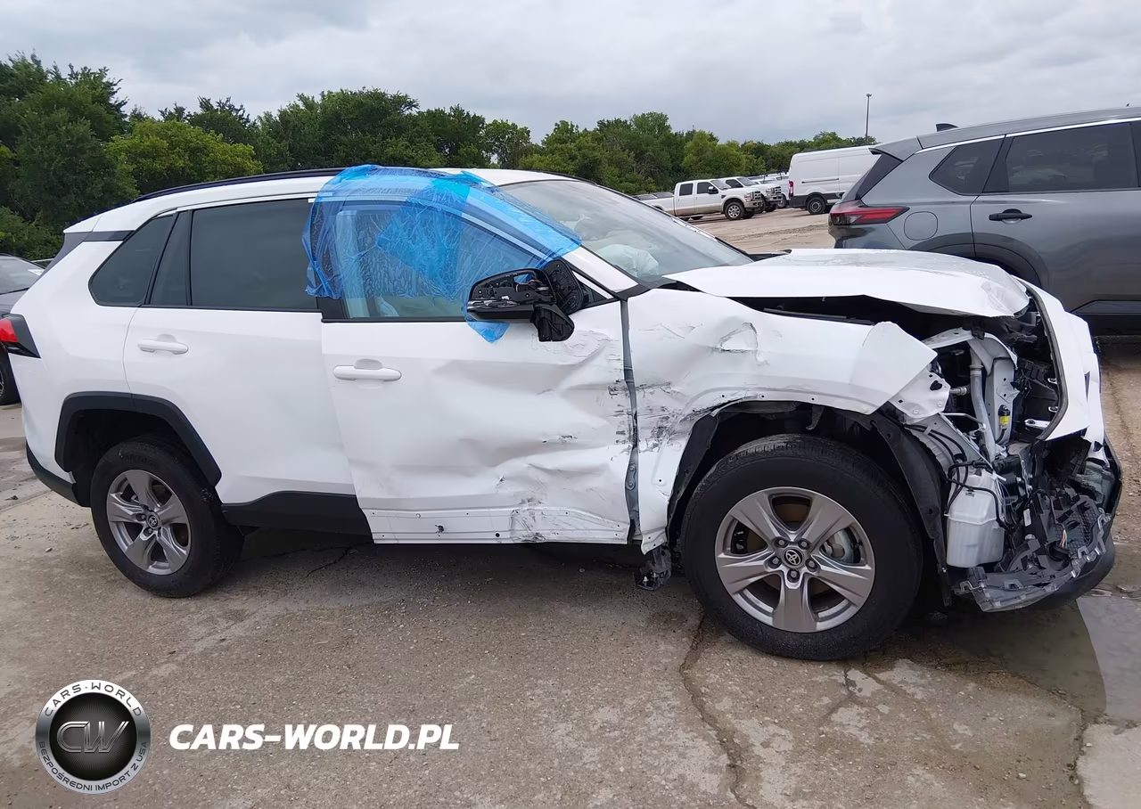 2025 Toyota Rav4 Xle VIN:2T3W1RFV0SW374122 - 12
