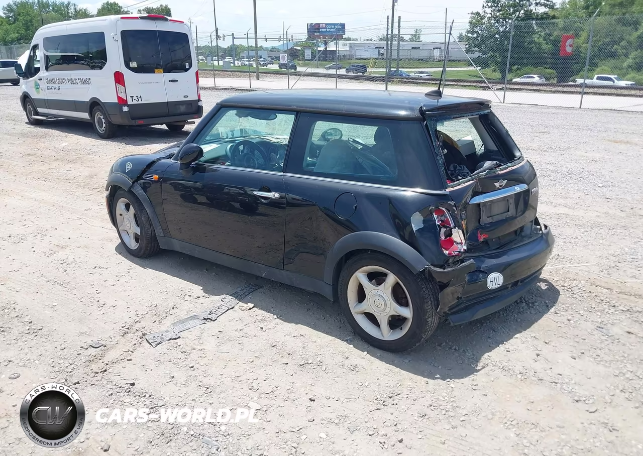 2005 Mini Cooper VIN:WMWRC33505TJ71132 - 3
