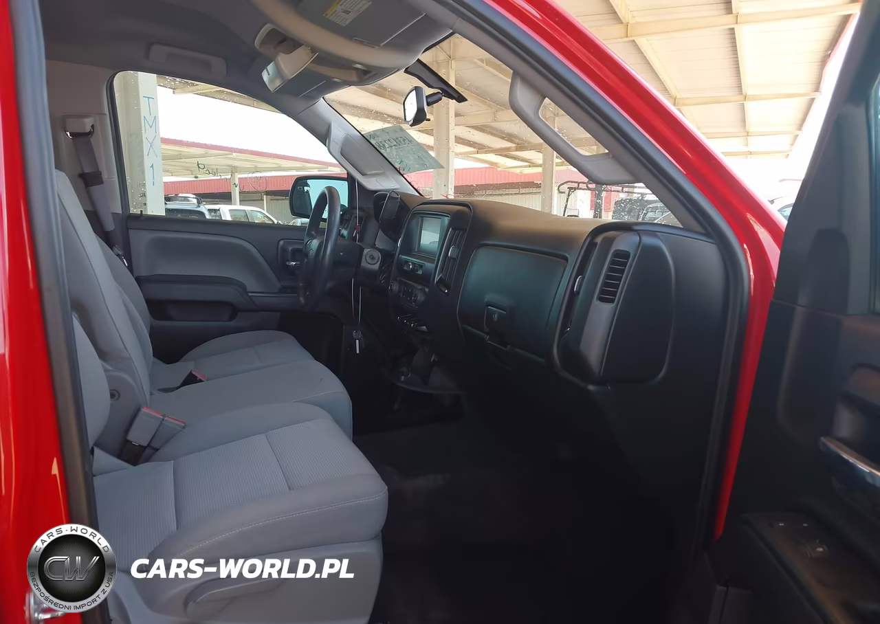 2018 Chevrolet Silverado 1500 Custom VIN:3GCPCPEC7JG269675 - 5