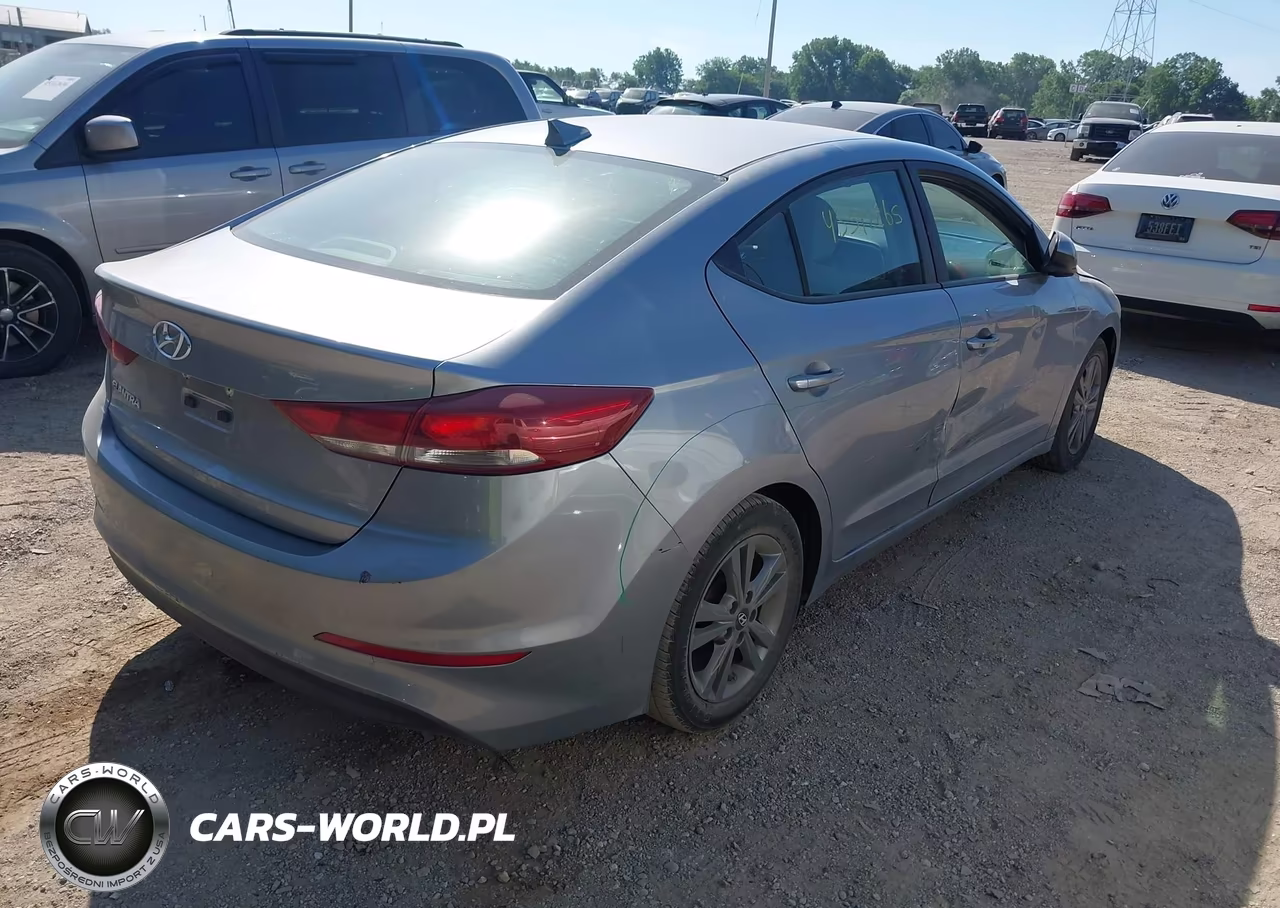 2017 Hyundai Elantra Se VIN:5NPD84LF6HH095843 - 4