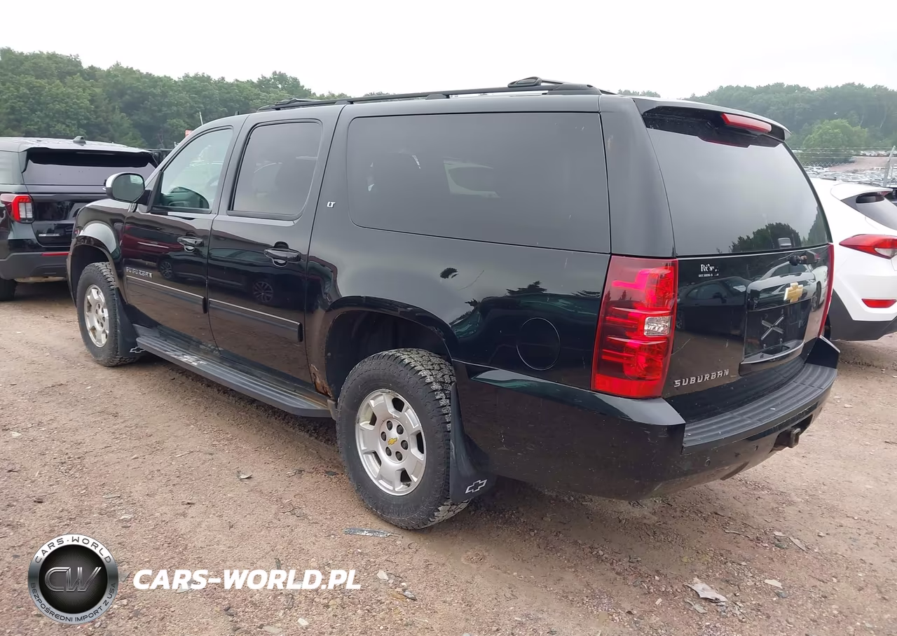 2013 Chevrolet Suburban 1500 Lt VIN:1GNSKJE70DR329157 - 3