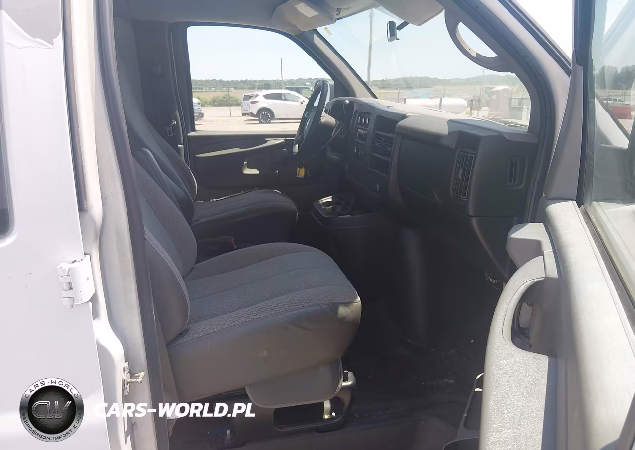 2010 Chevrolet Express 1500 Work Van VIN:1GCUGADX5A1113318 - 5
