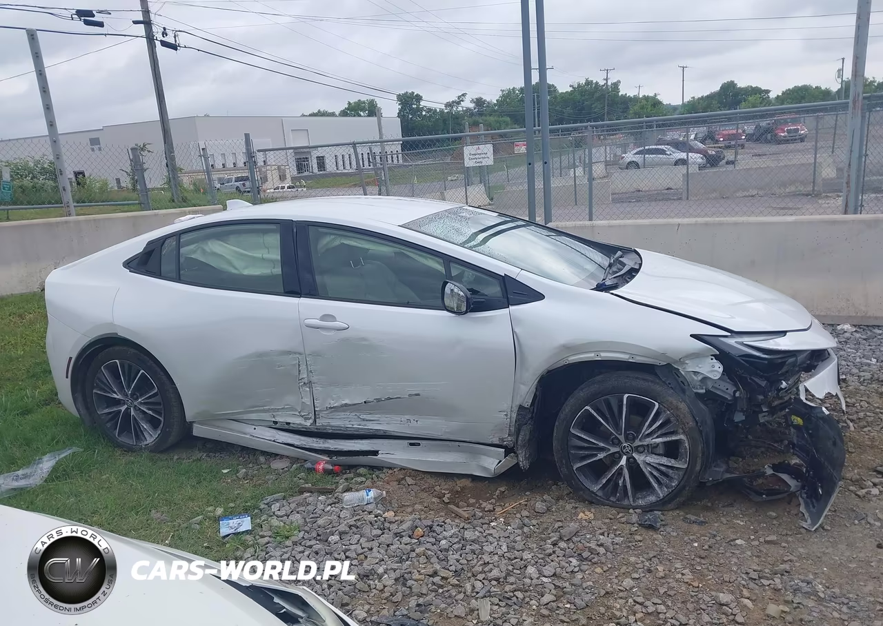 2024 Toyota Prius Xle VIN:JTDACAAU5R3043764 - 13